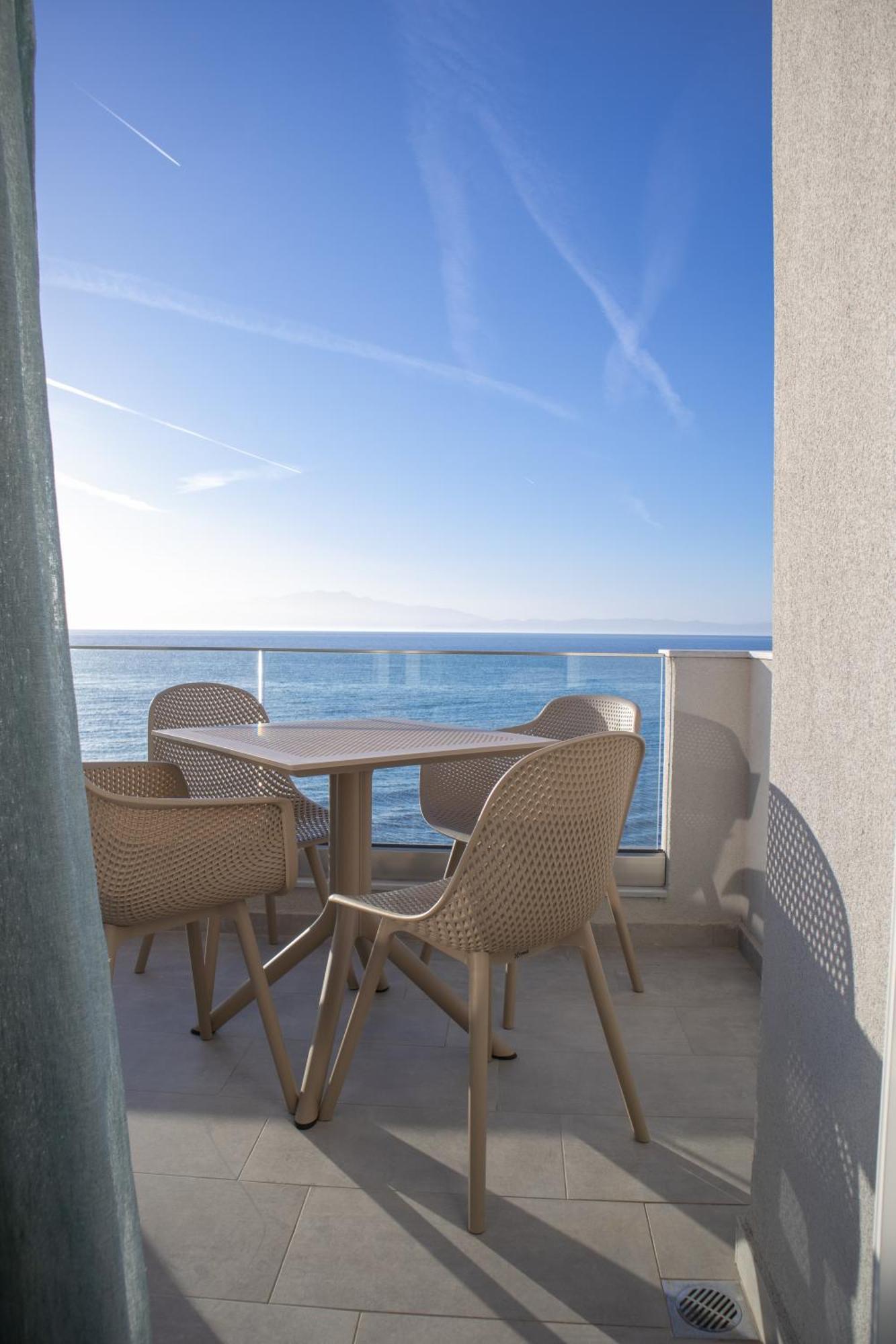 Olive & Sea Luxury Suites Skala Sotiros Exterior photo